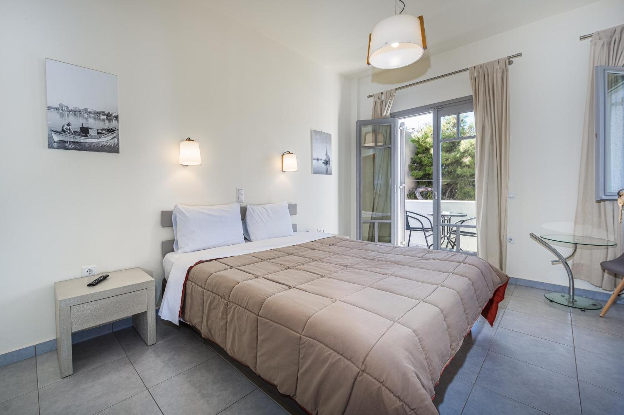 Erato Hotel Agia Marina  Exterior foto