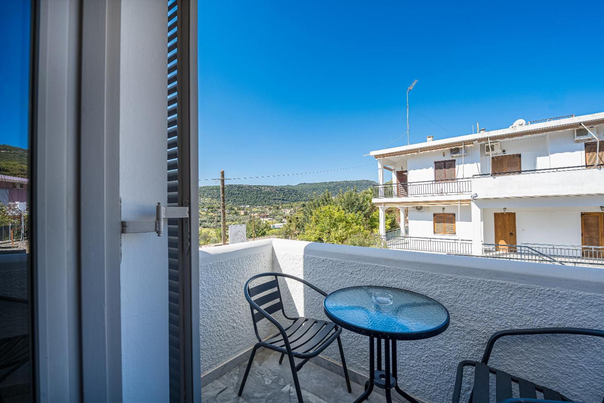 Erato Hotel Agia Marina  Exterior foto